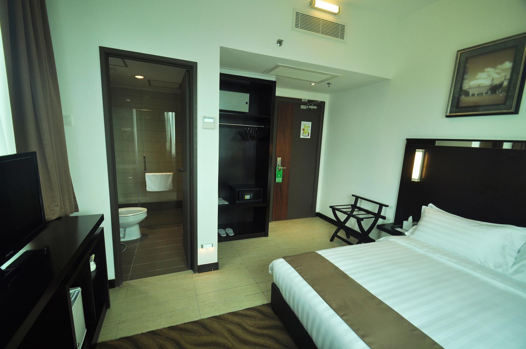 Dreamtel Kota Kinabalu Hotel Exterior photo
