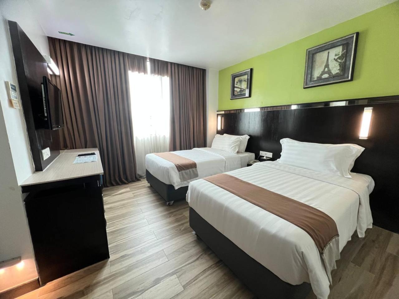 Dreamtel Kota Kinabalu Hotel Exterior photo