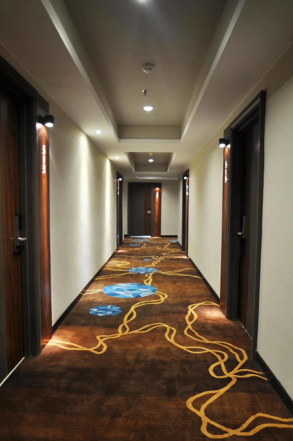 Dreamtel Kota Kinabalu Hotel Exterior photo